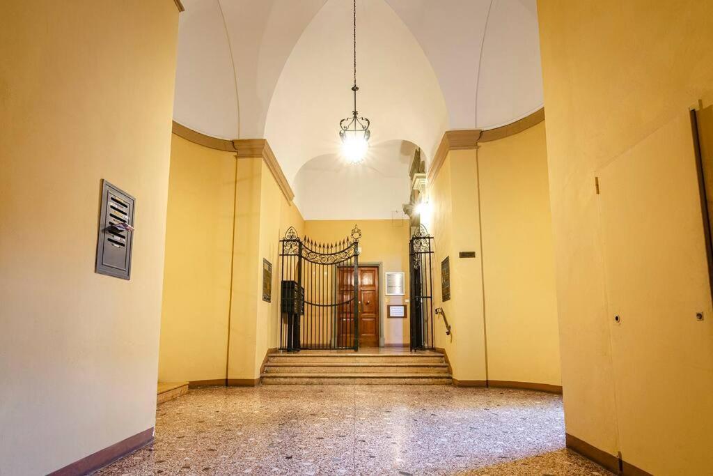 Casa Aldrovandi: Elegante E In Centro Storico Bologna Exterior photo